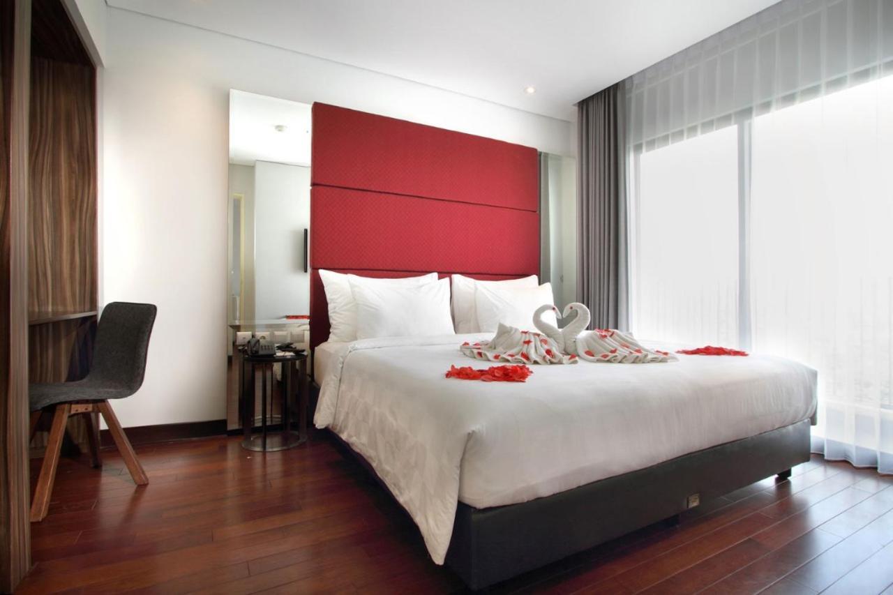 Helios Hotel & Convention Watampone Екстериор снимка